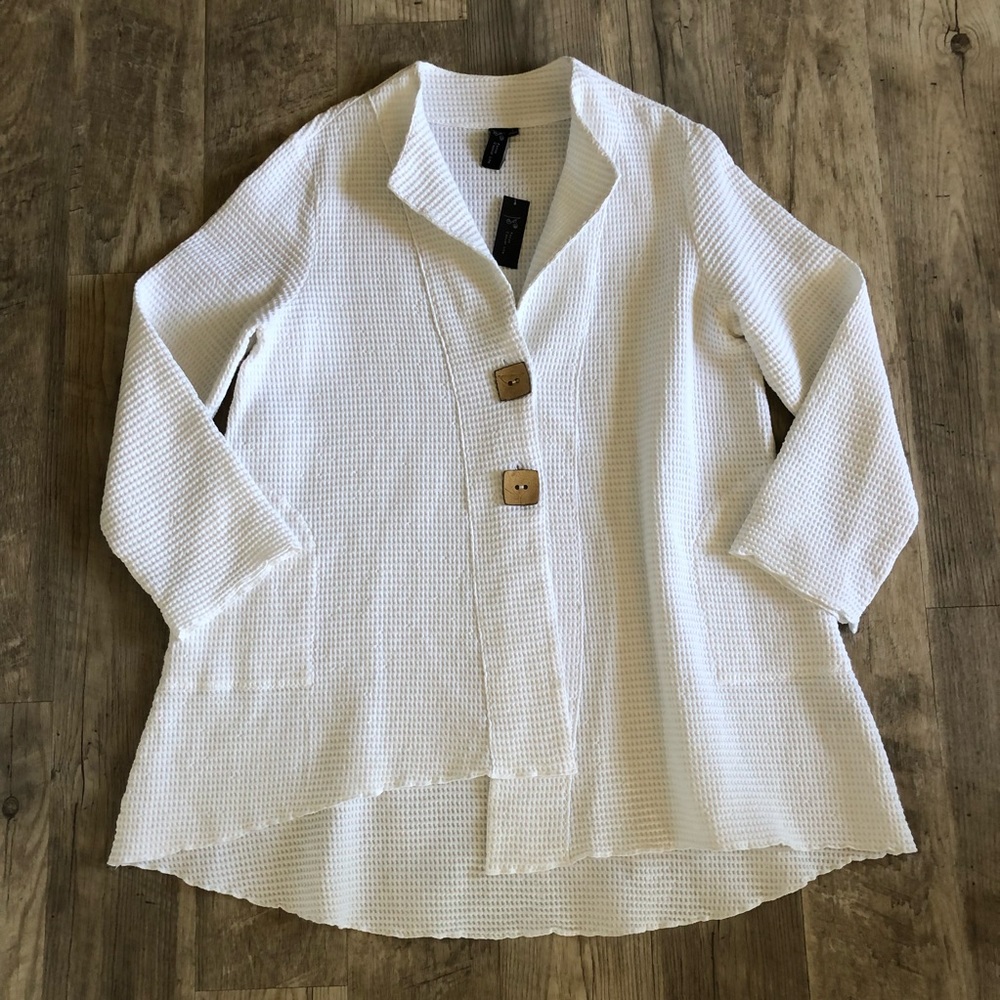 NWT Focus Causal Life Cotton White Waffle Double Button.